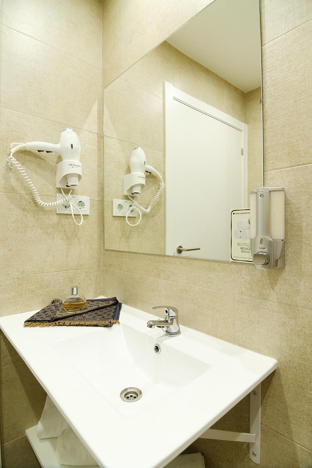 Hotel Bestprice Alegria Madrid Ngoại thất bức ảnh