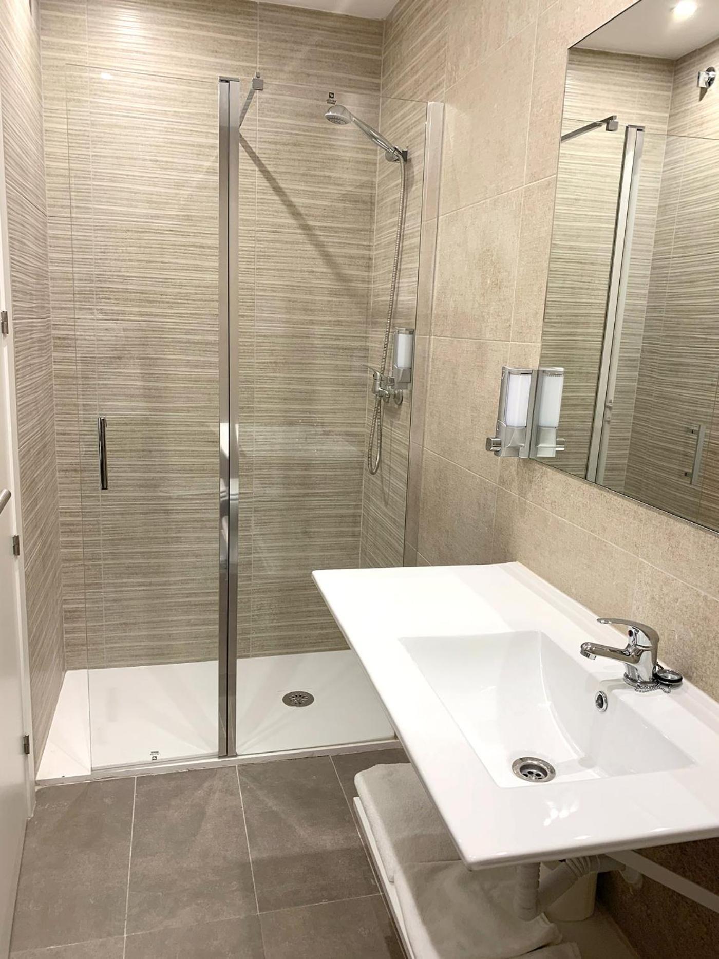 Hotel Bestprice Alegria Madrid Ngoại thất bức ảnh
